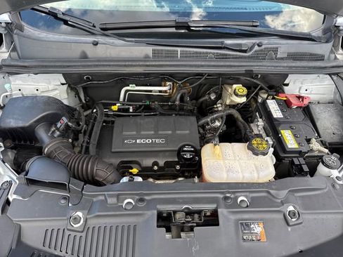 Used 2019 Chevrolet Trax LT w/ LT Convenience Package image 16