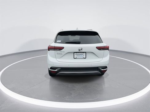 Used 2023 Buick Envision Essence image 7