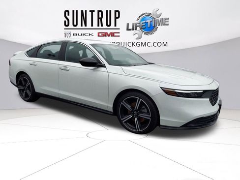 Used 2024 Honda Accord Sport image 13