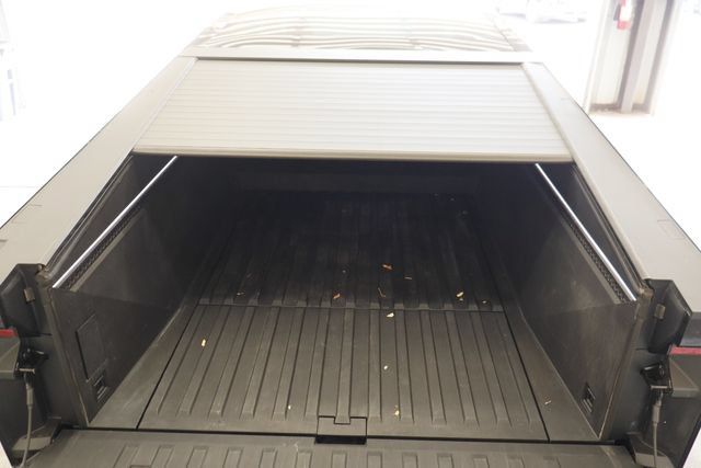 Used 2024 Tesla Cybertruck AWD Crew Cab image 35