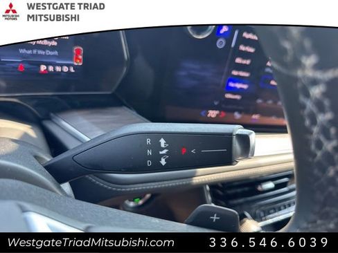 Used 2025 Chevrolet Suburban Z71 AWD/4WD image 12