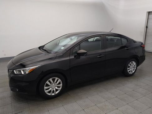 Used 2020 Nissan Versa S FWD image 2