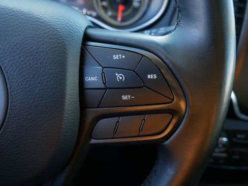 Used 2019 Jeep Cherokee Trailhawk image 19