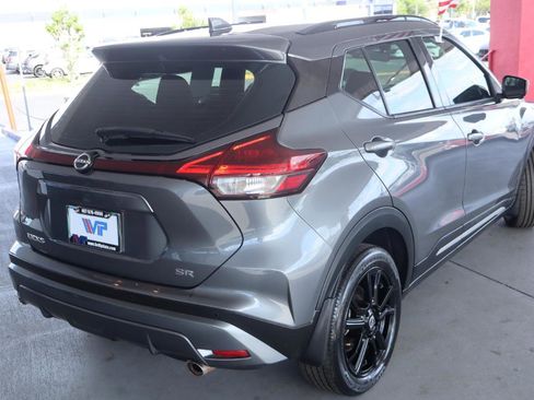 Used 2022 Nissan Kicks SR w/ Premium Package FWD image 5