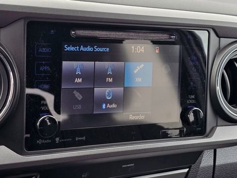 Used 2019 Toyota Tacoma TRD Sport w/ Technology Package image 21