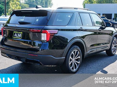 Used 2025 Ford Explorer ST-Line image 6