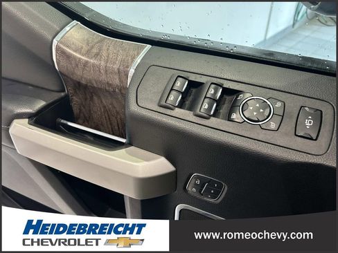 Used 2017 Ford F250 Lariat w/ Lariat Ultimate Package image 11