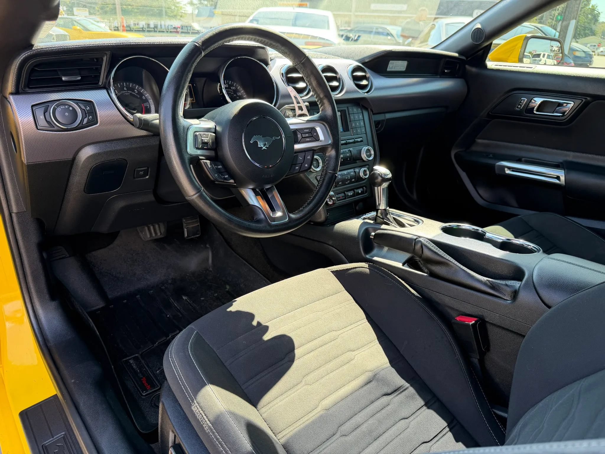 Used 2017 Ford Mustang GT w/ Black Accent Package RWD image 14