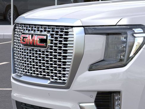 Used 2024 GMC Yukon XL Denali w/ Advanced Technology Package RWD image 13