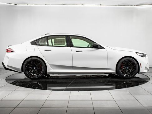 New 2026 BMW M5 w/ Executive Package image 6