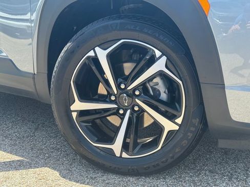 Used 2023 Chevrolet TrailBlazer RS w/ Convenience Package FWD image 2