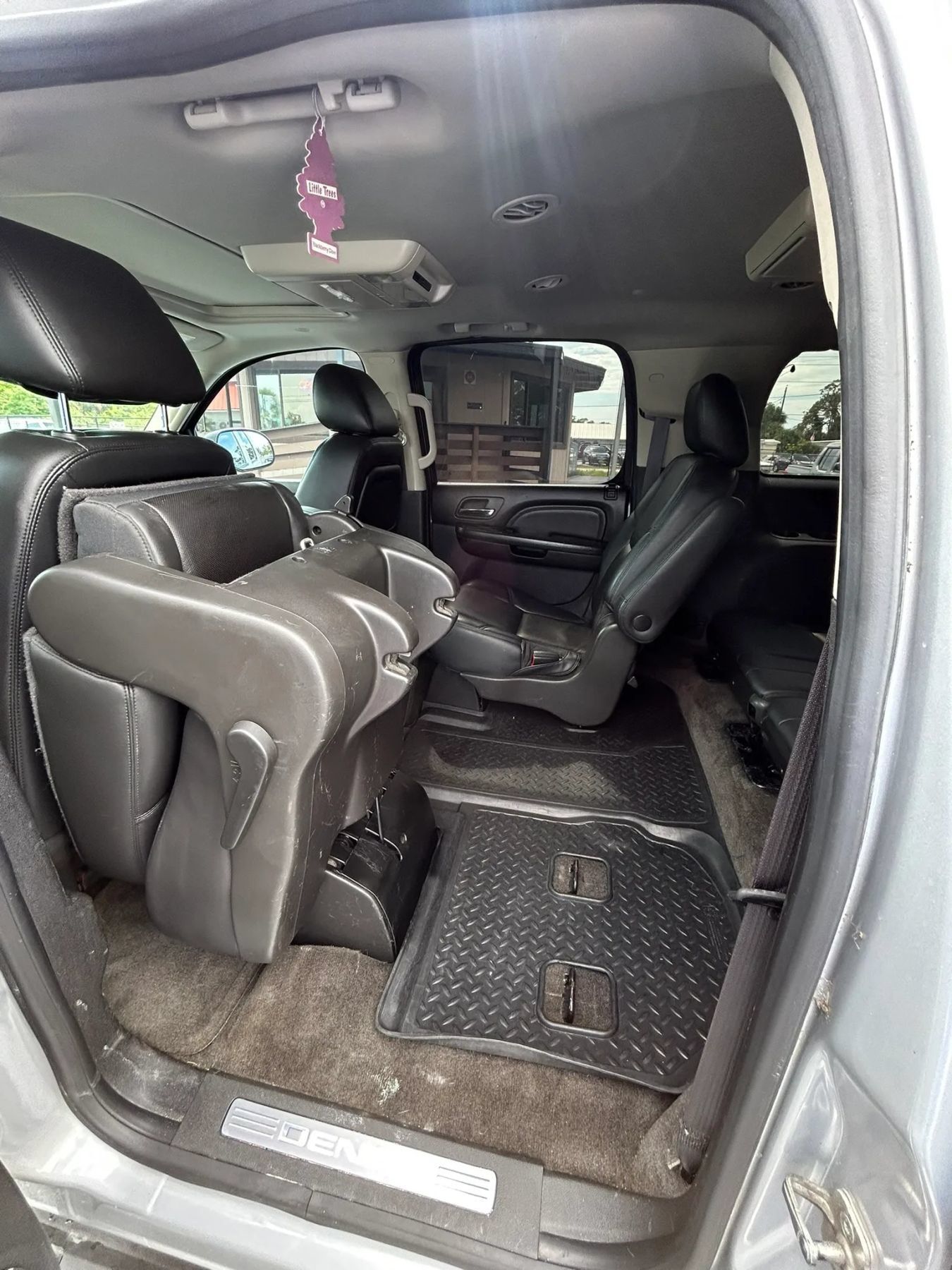 Used 2012 GMC Yukon XL Denali RWD image 20