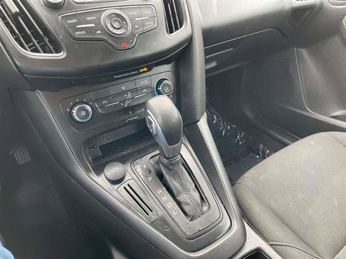 Used 2018 Ford Focus SE FWD image 20