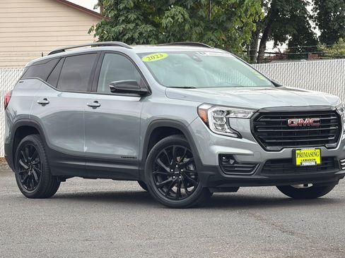 Used 2023 GMC Terrain SLT w/ Elevation Edition AWD/4WD image 2