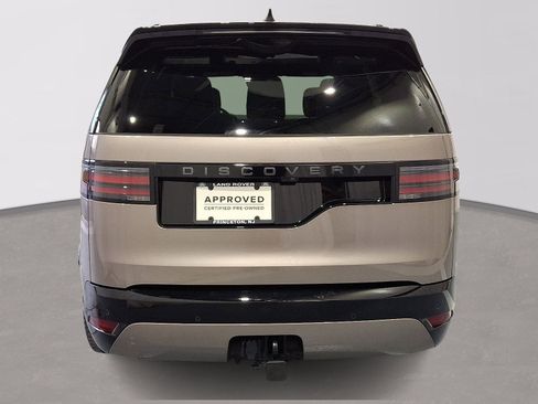 Certified 2025 Land Rover Discovery Dynamic SE image 4