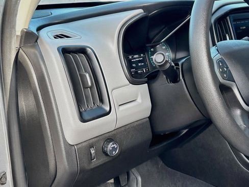 Used 2021 Chevrolet Colorado W/T w/ WT Convenience Package RWD image 10