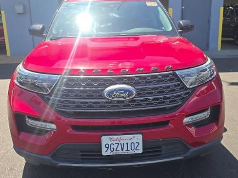 Used 2023 Ford Explorer XLT w/ Equipment Group 202A RWD image 2
