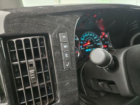 Used 2023 GMC Savana 2500 image 19