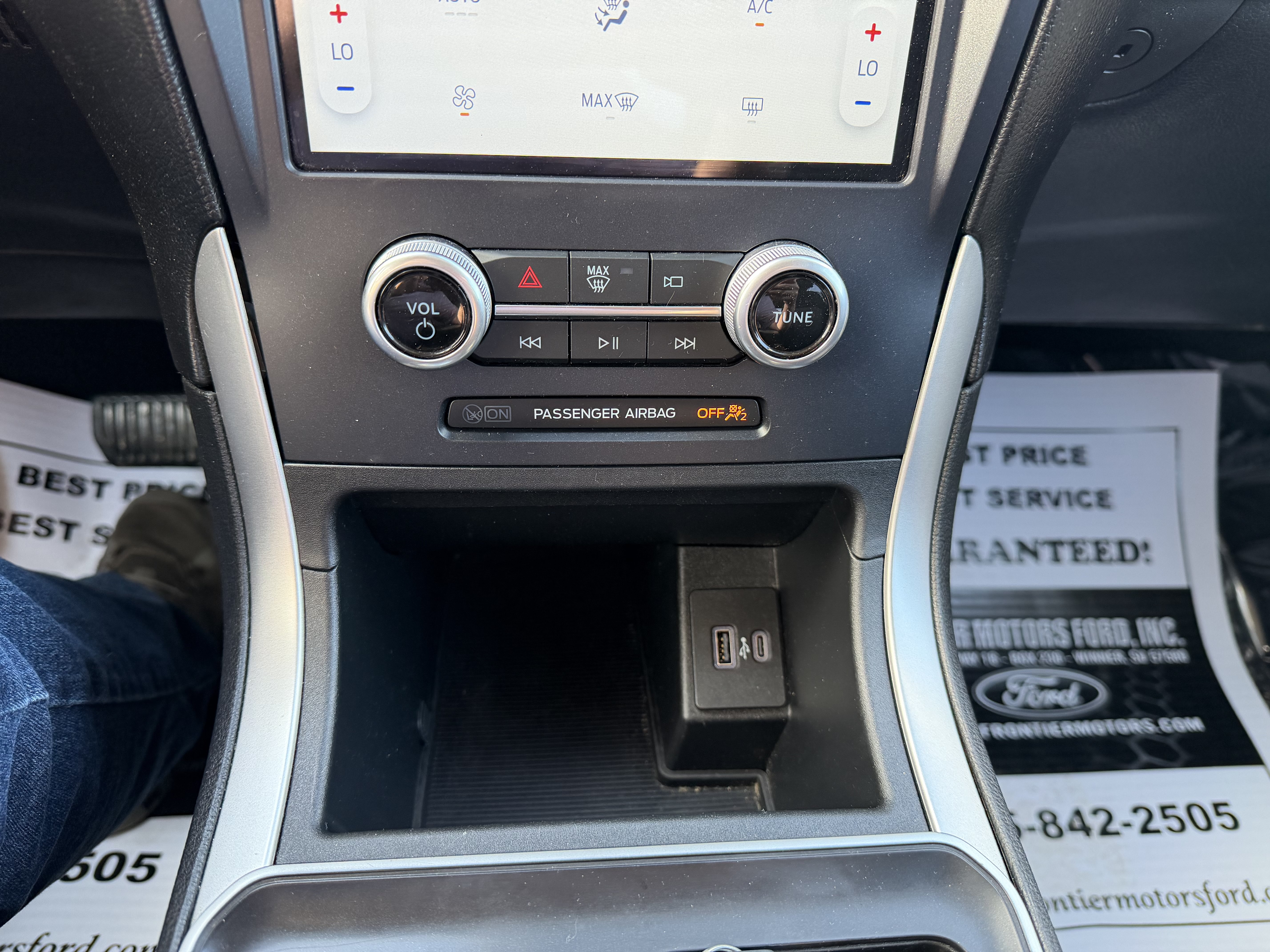 Used 2021 Ford Edge SE FWD image 17