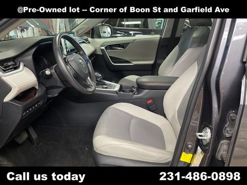 Used 2020 Toyota RAV4 Limited AWD/4WD image 14