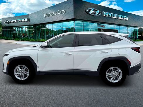 New 2026 Hyundai Tucson SE FWD image 3