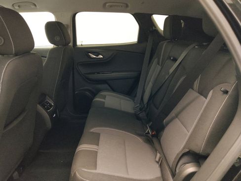 Used 2025 Chevrolet Blazer LT FWD image 18