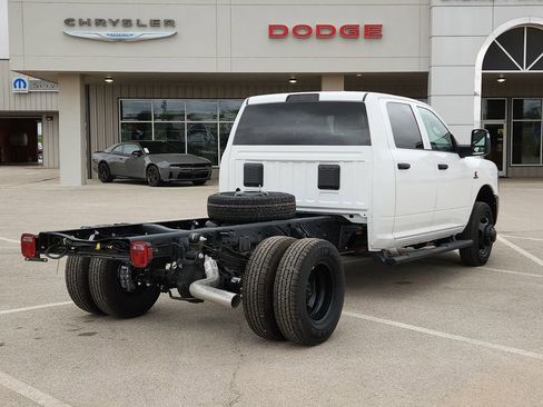 New 2026 RAM 3500 Tradesman AWD/4WD image 4