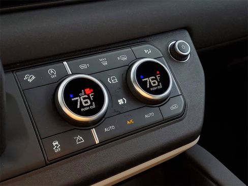 Used 2023 Land Rover Defender 110 S image 24