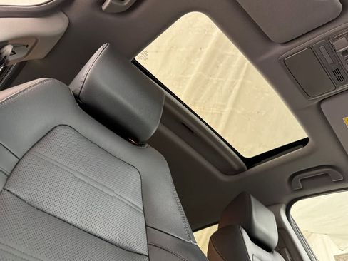 Used 2020 Honda CR-V Touring image 17