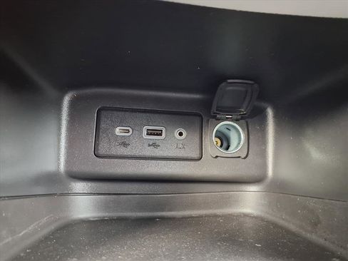 Used 2020 Chevrolet Equinox LS w/ LS Convenience Package image 6