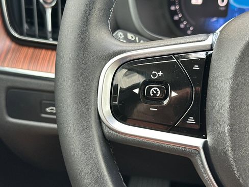 Certified 2023 Volvo XC60 B5 Ultimate AWD/4WD image 29