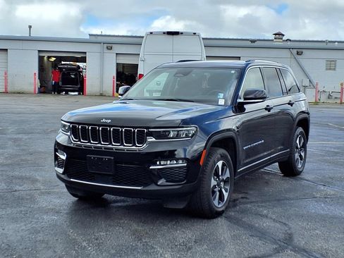 Used 2024 Jeep Grand Cherokee Limited 4xe AWD/4WD image 2