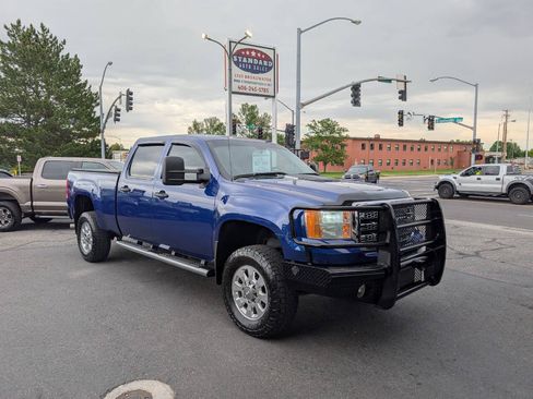 Used 2014 GMC Sierra 2500 SLE w/ SLE Preferred Package AWD/4WD image 1