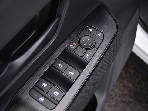 New 2026 Nissan Kicks S image 9