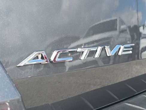Used 2025 Ford Explorer Active RWD image 9