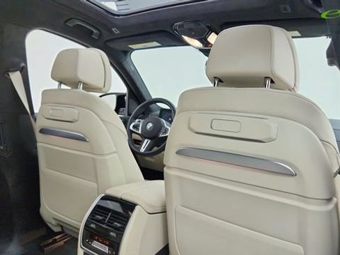 Used 2026 BMW X7 M60i AWD/4WD image 25
