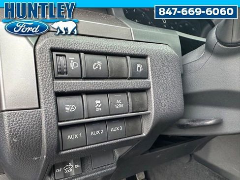 Used 2025 Toyota Tacoma TRD Off-Road w/ TRD Off Road Upgrade Package AWD/4WD image 17