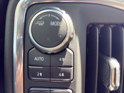 Used 2022 Chevrolet Silverado 1500 LTZ AWD/4WD image 28