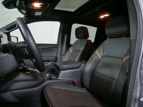 Used 2025 GMC Canyon AT4 w/ Technology Plus Package AWD/4WD image 14