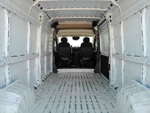 Used 2023 RAM ProMaster 2500 FWD image 9