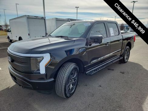 Used 2025 Ford F150 Lightning Flash image 4
