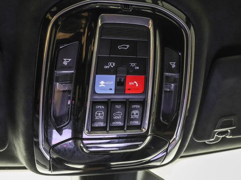 Used 2024 Jeep Grand Cherokee L Summit AWD/4WD image 36