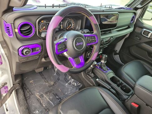 Used 2024 Jeep Wrangler Unlimited Sahara AWD/4WD image 14
