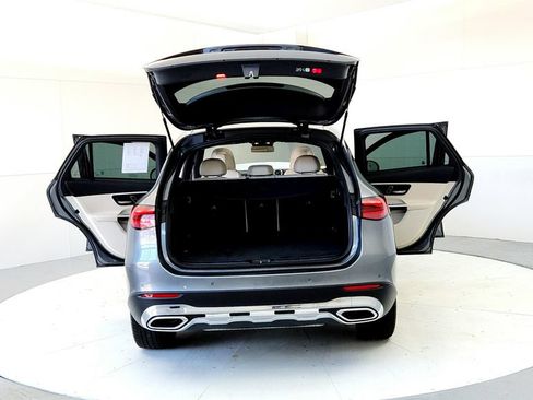Used 2023 Mercedes-Benz GLC 300 4MATIC image 11