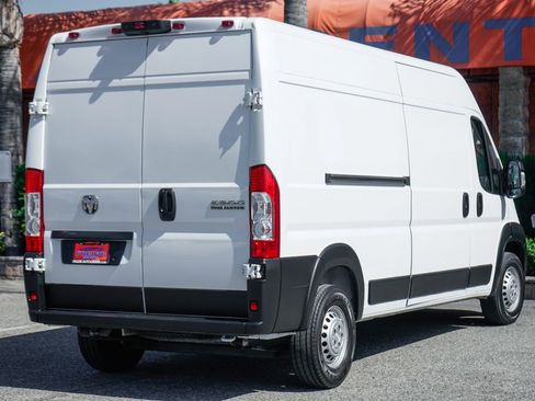 Used 2025 RAM ProMaster 2500 w/ Convenience Group FWD image 10