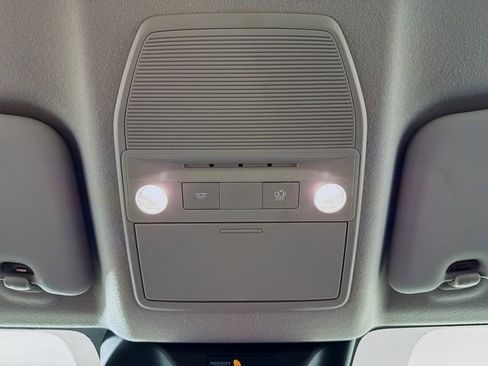 Certified 2025 Nissan Kicks SR image 18