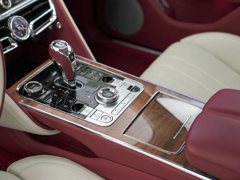 Used 2023 Bentley Flying Spur V8 AWD/4WD image 6