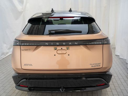 Certified 2025 Nissan Ariya Platinum image 5