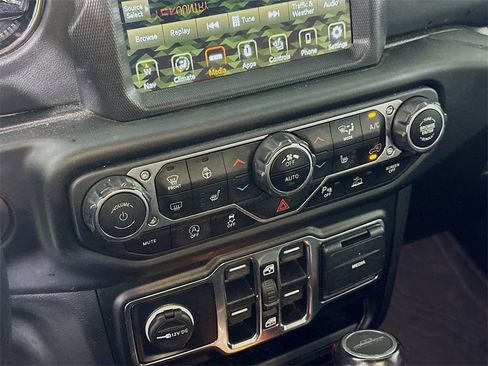 Used 2023 Jeep Gladiator Overland image 26