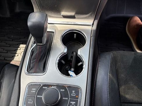 Used 2017 Jeep Grand Cherokee Trailhawk AWD/4WD image 10